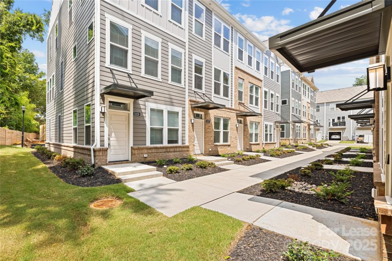 Property image 2 at 5017 Sovereignty Court, Charlotte, NC 28205