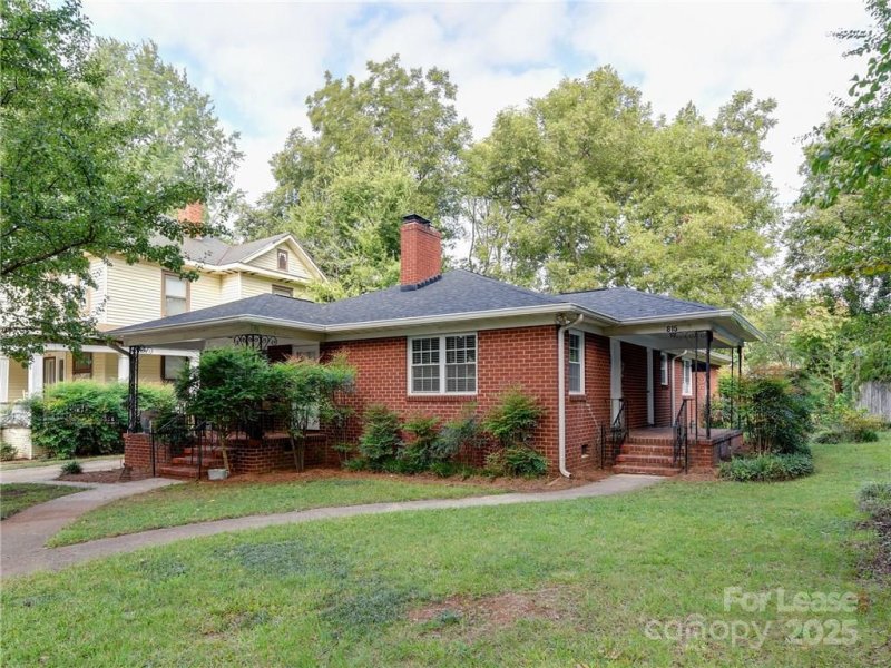 815 Sunnyside Avenue