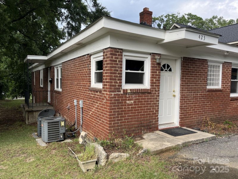 Property image 2 at 423 W Kingston Avenue, Charlotte, NC 28203