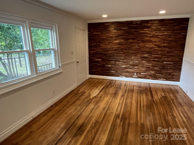 Property image 4 at 423 W Kingston Avenue, Charlotte, NC 28203