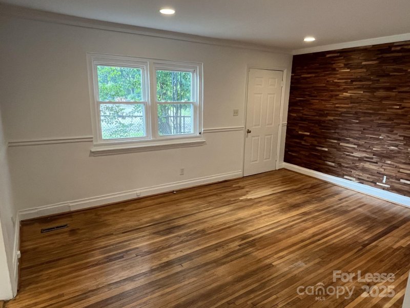 Property image 5 at 423 W Kingston Avenue, Charlotte, NC 28203