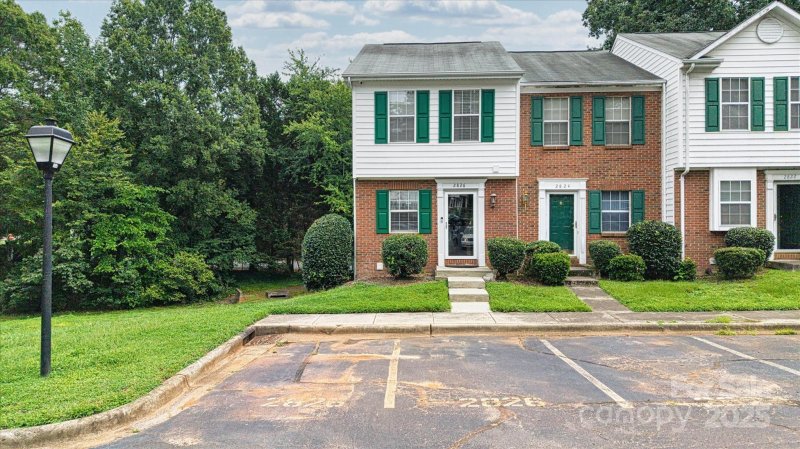 Property image 4 of 2826 Hosta Drive in Grenelefe, Charlotte, NC 28269