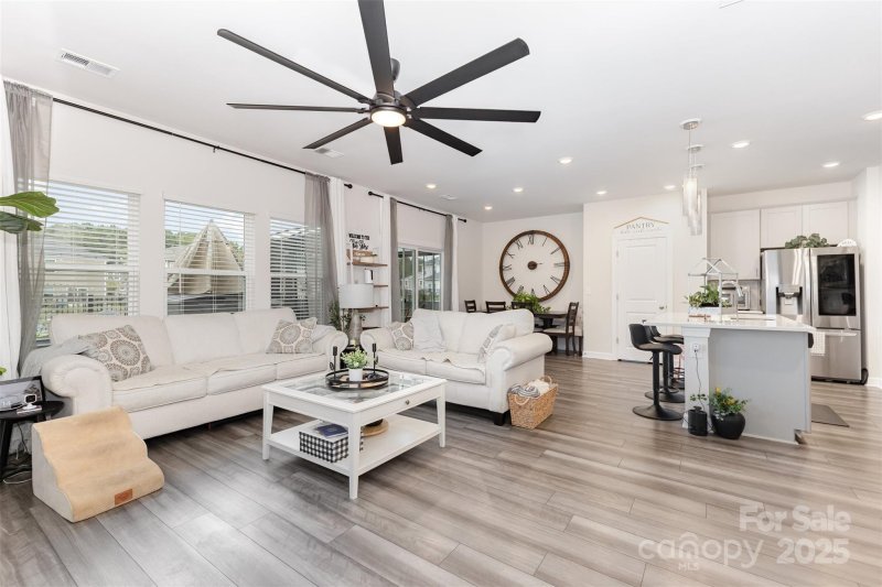 Property image 4 of 170 Canoga Avenue in Monterey Park, York, SC 29745