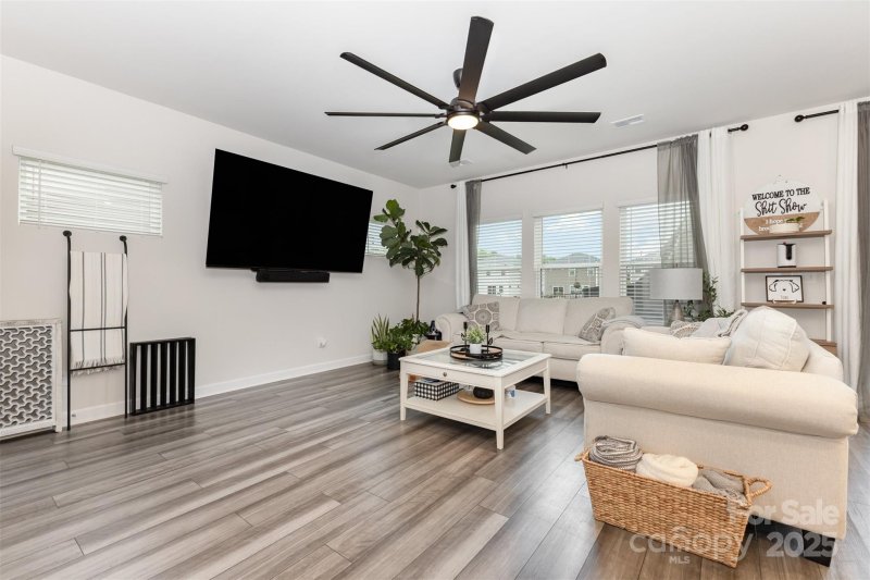 Property image 5 of 170 Canoga Avenue in Monterey Park, York, SC 29745