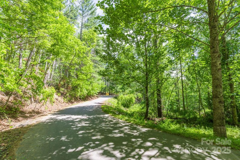 Property image 2 of 9999 River Edge Drive in Rivers Edge, Burnsville, NC 28714