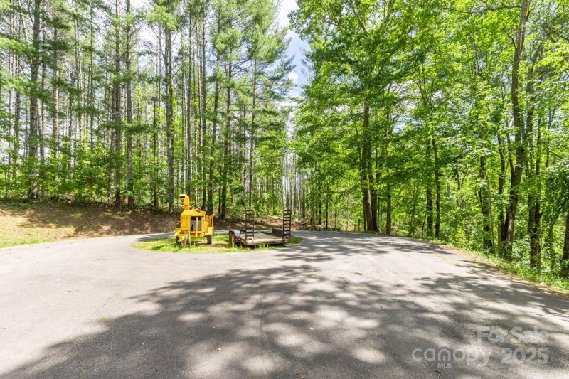 Property image 5 of 9999 River Edge Drive in Rivers Edge, Burnsville, NC 28714