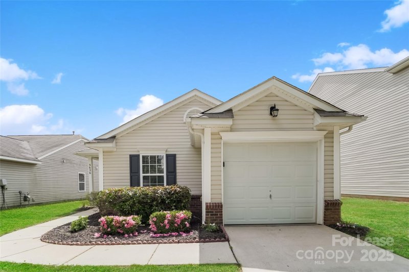 Property image 4 at 3626 Charterhall Lane, Charlotte, NC 28215