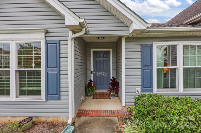 Property image 3 of 1433 Moss Creek Drive in Canterfield Estates, Harrisburg, NC 28075