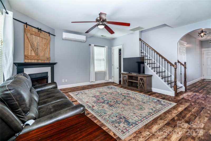 Property image 5 of 457 Laurel Fork Drive in Jones Branch, Fort Mill, SC 29715