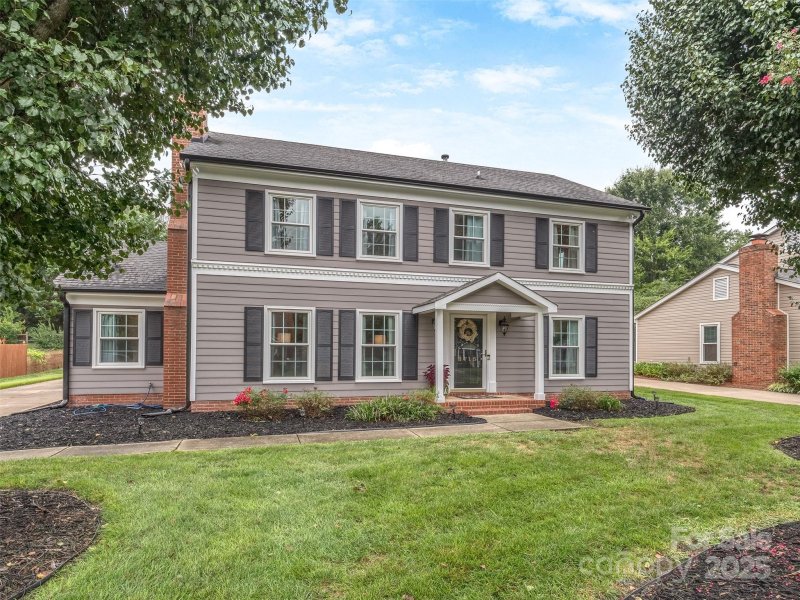 Property image 2 of 8715 Parkchester Drive in Raeburn, Charlotte, NC 28277