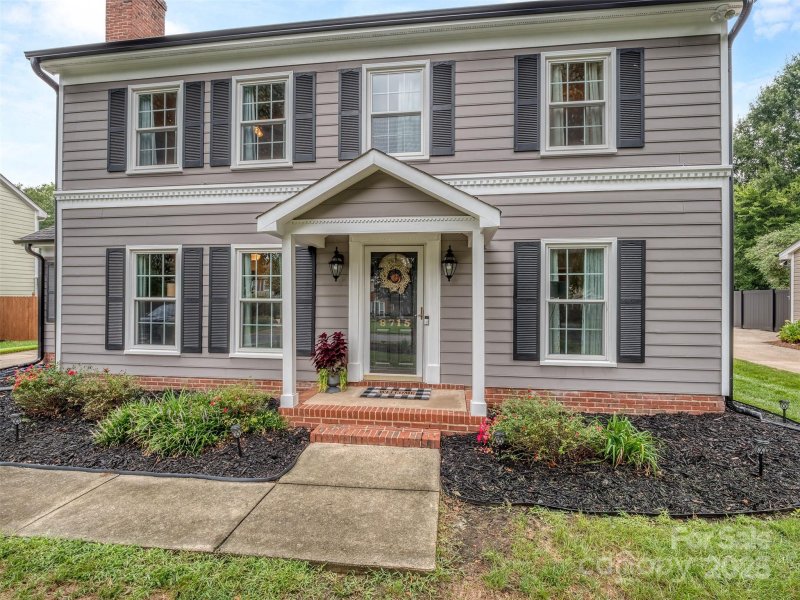 Property image 3 of 8715 Parkchester Drive in Raeburn, Charlotte, NC 28277