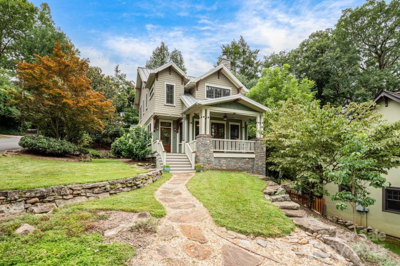 Property image 2 at 7 Kenilwood Place, Asheville, NC 28803