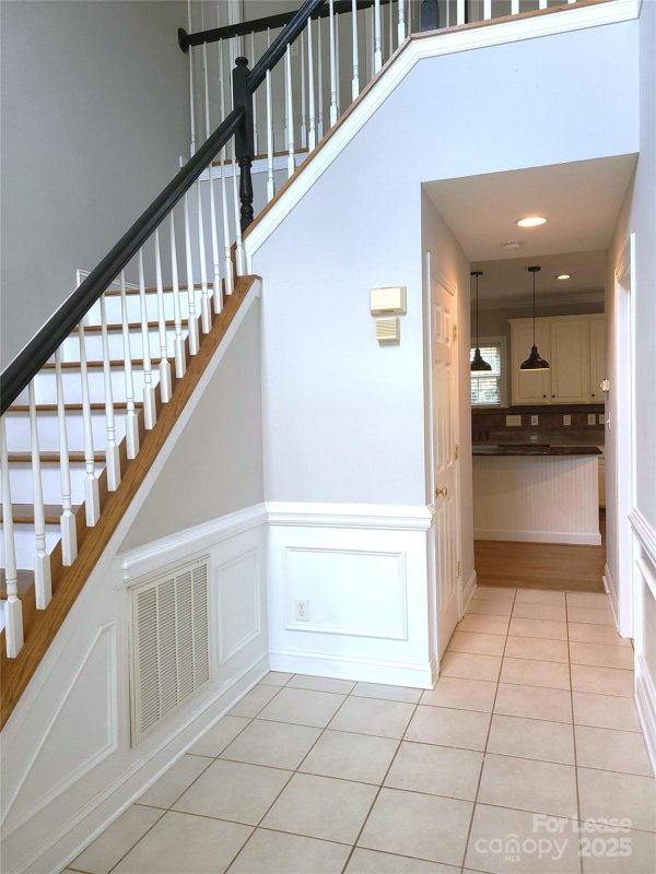 Property image 2 of 604 Queenswater Lane in Hunter Oaks, Waxhaw, NC 28173