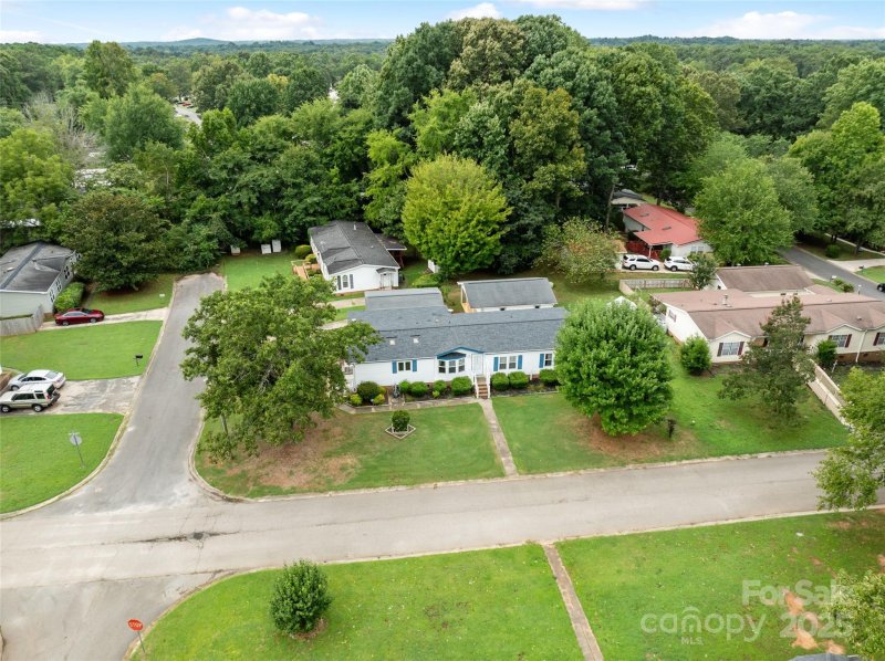 Southwoods, Clover Community
