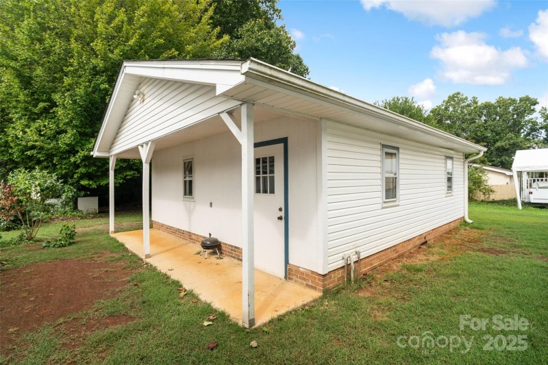 Property image 5 of 5909 Lake Valley Road in Southwoods, Clover, SC 29710