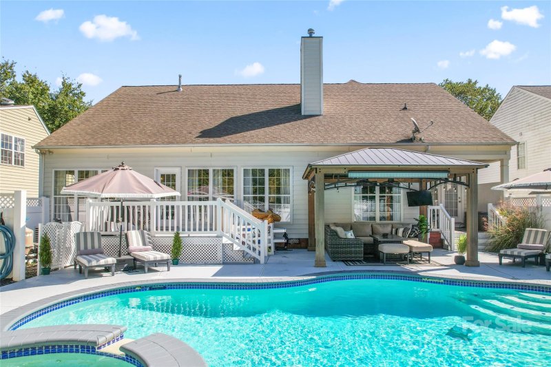 Property image 3 of 101 Peralta Circle in Winslow Bay, Mooresville, NC 28117