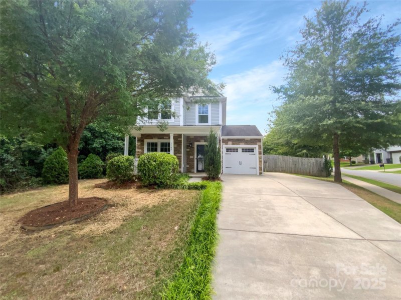 Ravenridge, Charlotte Community