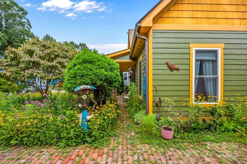 Property image 5 at 26 Destination Drive, Asheville, NC 28806