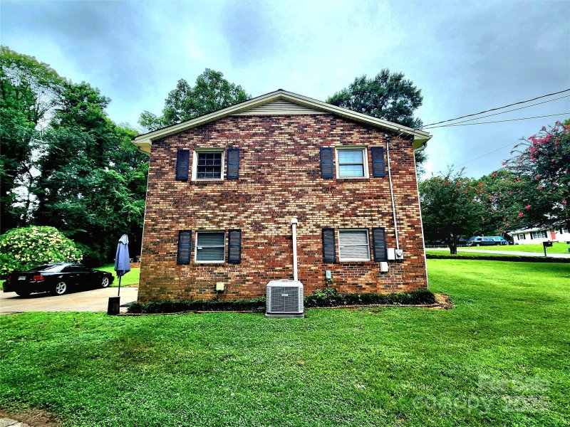 Property image 4 of 2019 Rhonda Drive in Rhyneland Park, Gastonia, NC 28054