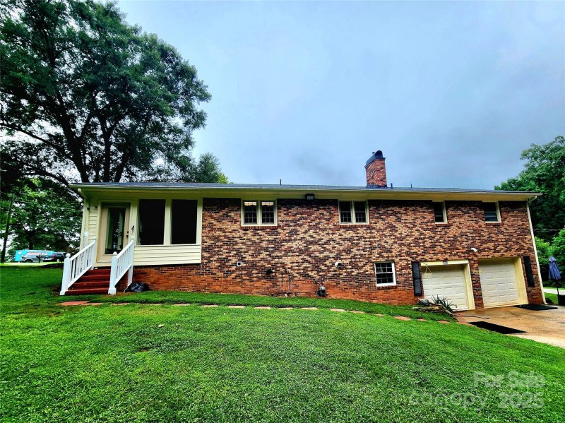 Property image 5 of 2019 Rhonda Drive in Rhyneland Park, Gastonia, NC 28054