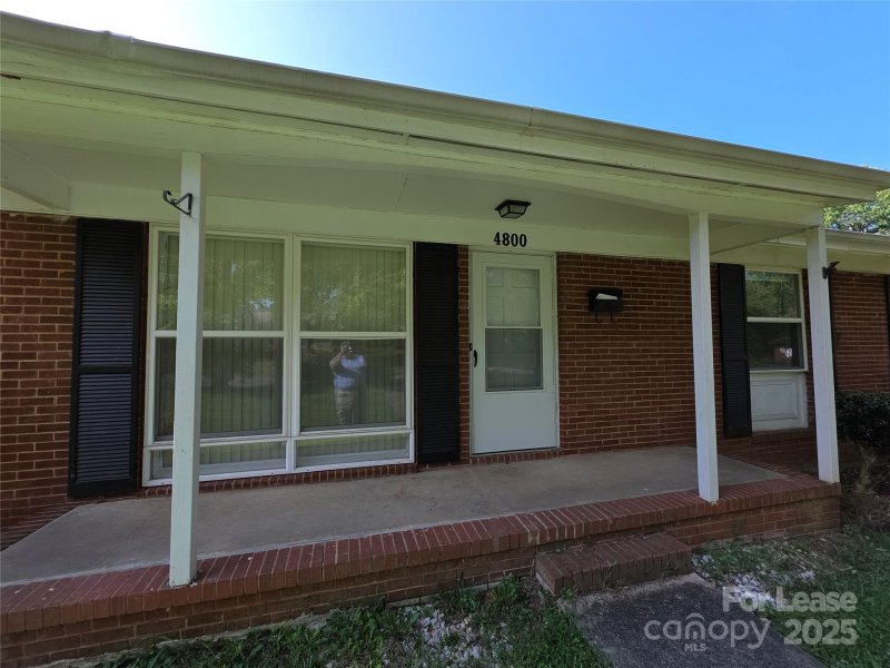 Property image 2 at 4800 Crestmont Drive, Charlotte, NC 28205