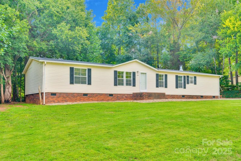 Property image 3 at 166 Crystal Bay Drive, Mooresville, NC 28115