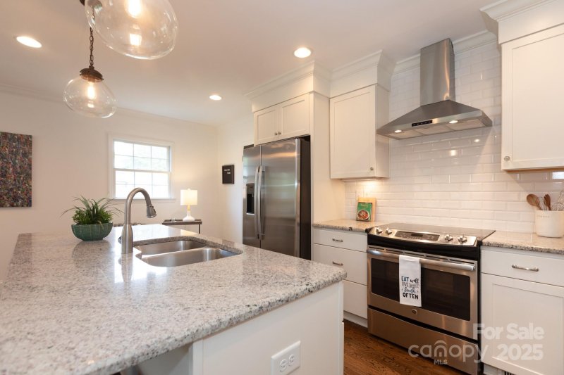 Property image 3 at 6917 Lancer Drive, Charlotte, NC 28226