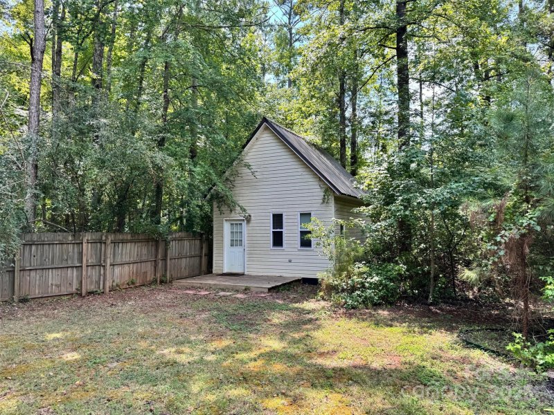 Property image 2 of 1065 Meadow Bend Drive in Eastview Estates, York, SC 29745