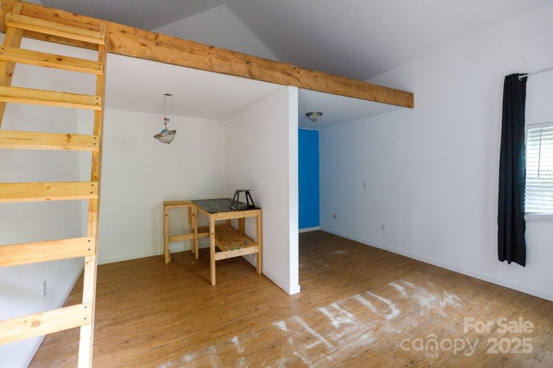 Property image 3 of 1065 Meadow Bend Drive in Eastview Estates, York, SC 29745