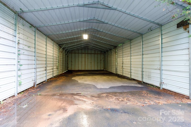 Property image 5 of 1065 Meadow Bend Drive in Eastview Estates, York, SC 29745