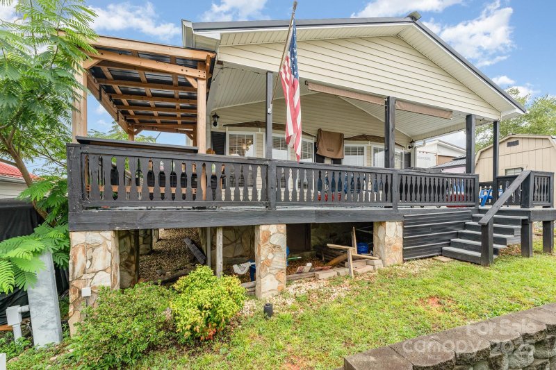 Property image 3 of 102 Scenic View Lane in Badin Shores Resort, New London, NC 28127