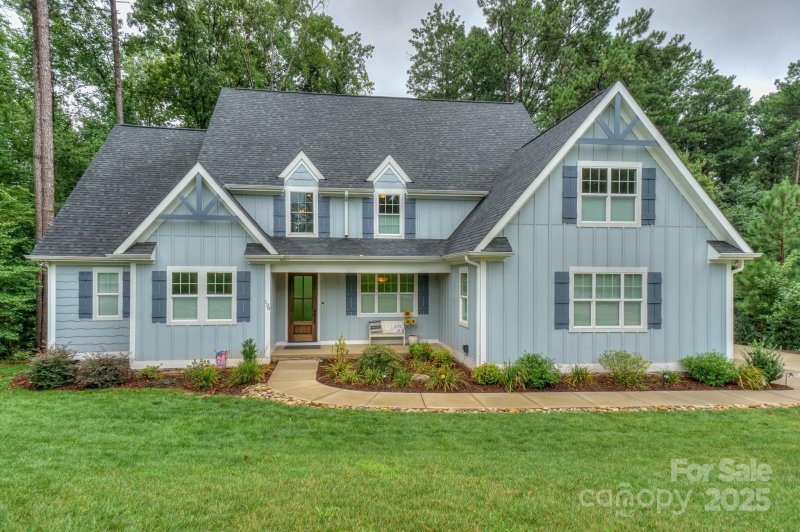 Property image 2 of 138 Waterbury Drive in Northington Woods, Mooresville, NC 28117