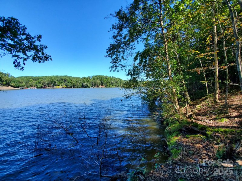 Property image 2 at 134 Winwood Circle, Granite Falls, NC 28630