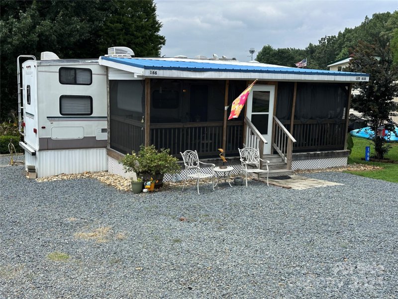 Property image 2 of 166 Cardinal Avenue in Badin Shores Resort, New London, NC 28127