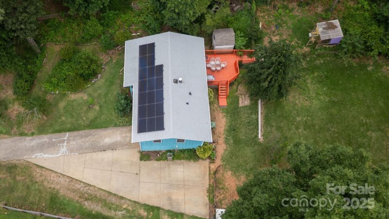 Property image 5 of 43 Evelake Drive in Camelot, Asheville, NC 28806