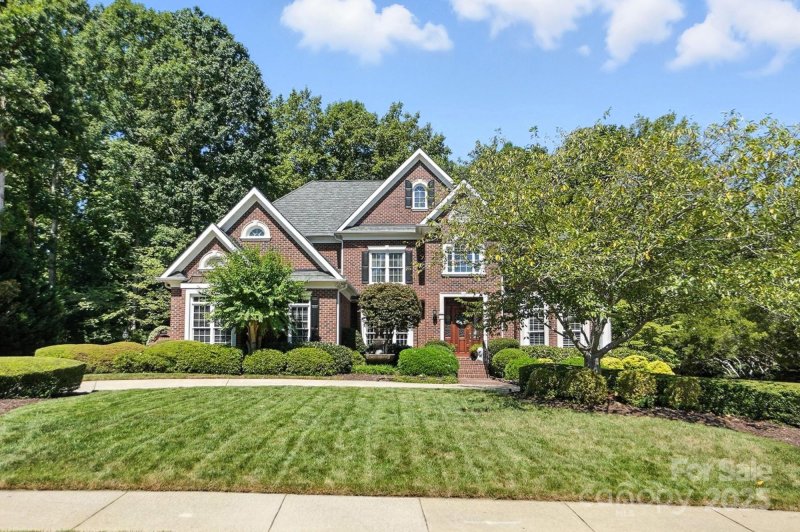 Property image 5 of 6525 Robin Hollow Drive in Ellington Farm, Mint Hill, NC 28227