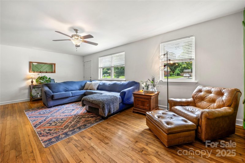 Property image 4 of 3725 Sudbury Road in Windsor Park, Charlotte, NC 28205