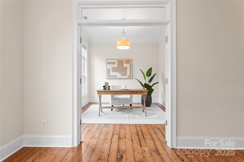 Property image 5 of 1025 N Sharon Amity Road in Cotswold, Charlotte, NC 28211