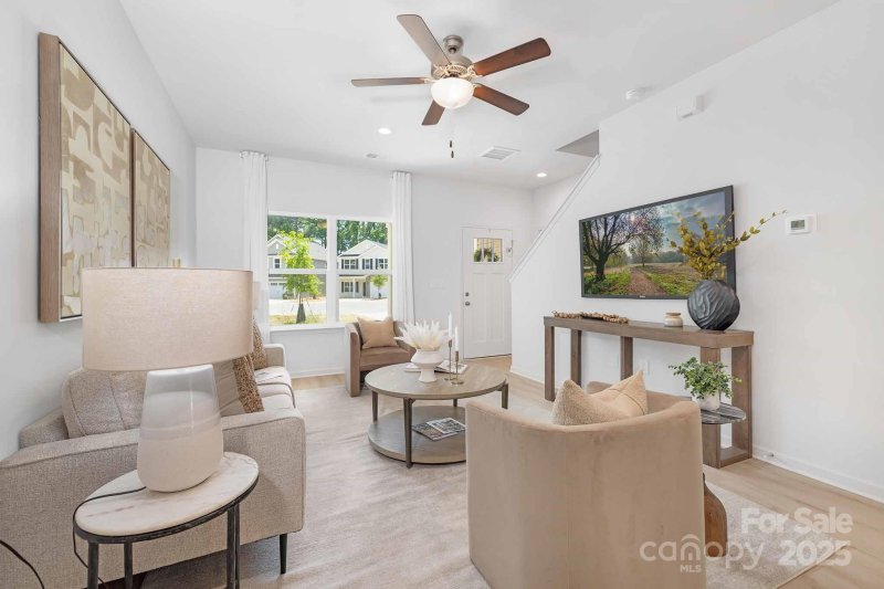 Property image 5 of 1137 Thayer Glen Court in Northway at Echo Glen, Charlotte, NC 28213