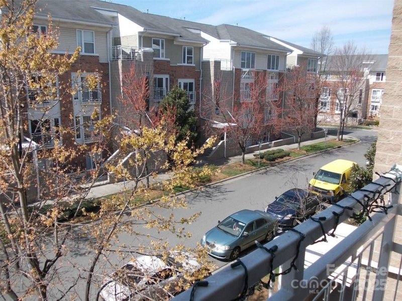 Property image 5 at 641 Raphael Place, Charlotte, NC 28205