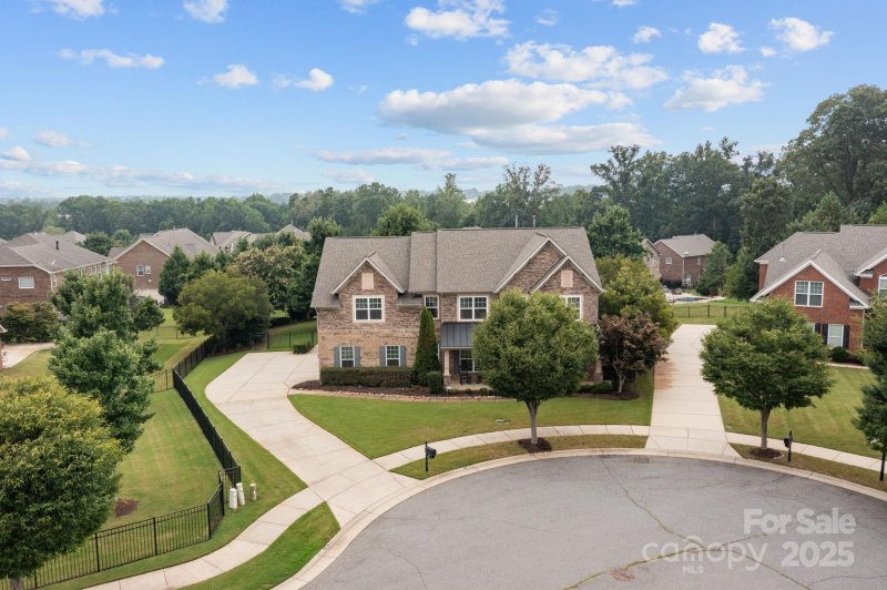 Property image 4 of 139 Gleniris Trail in Northbridge, Mooresville, NC 28115