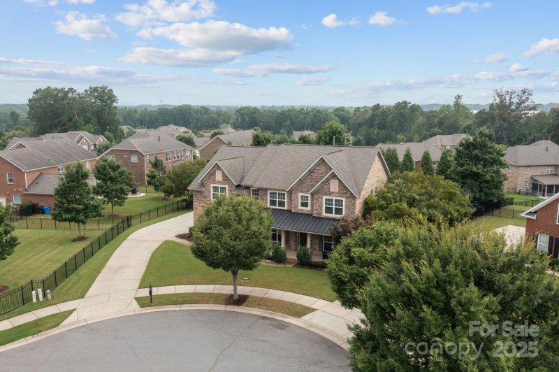 Property image 5 of 139 Gleniris Trail in Northbridge, Mooresville, NC 28115