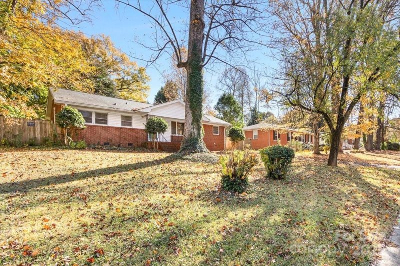 Property image 4 at 3132 Sudbury Road, Charlotte, NC 28205