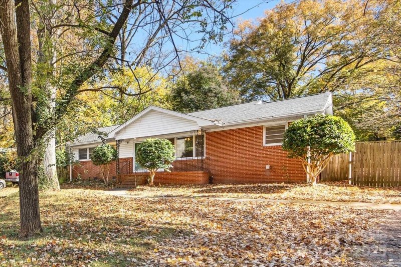 Property image 5 at 3132 Sudbury Road, Charlotte, NC 28205