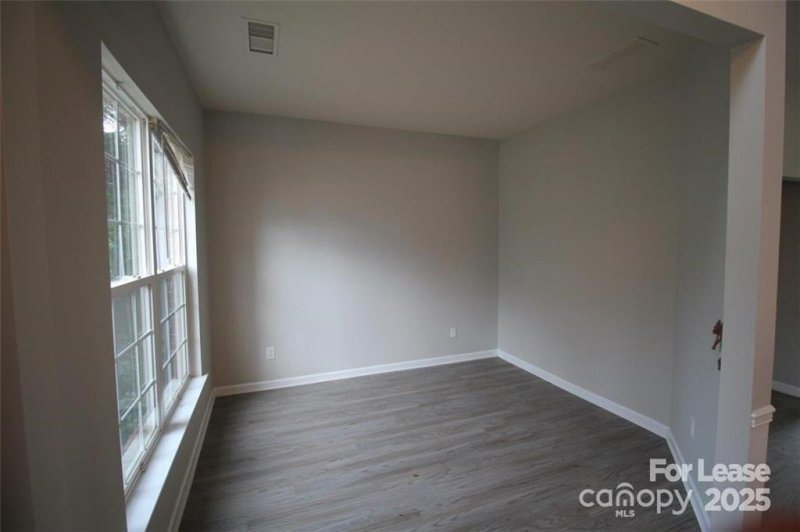 Property image 3 of 10824 Fountaingrove Drive in Arbor Hills, Charlotte, NC 28262