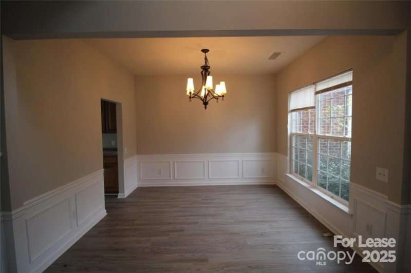 Property image 4 of 10824 Fountaingrove Drive in Arbor Hills, Charlotte, NC 28262