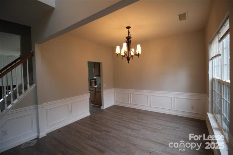 Property image 5 of 10824 Fountaingrove Drive in Arbor Hills, Charlotte, NC 28262