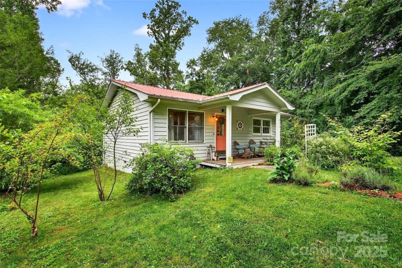 Property image 2 at 711 N Oconeechee Avenue, Black Mountain, NC 28711