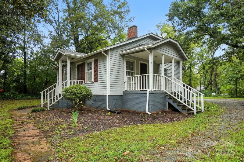 Property image 4 at 106 W Henry Street, Belmont, NC 28012