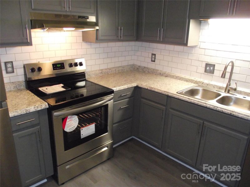 Property image 4 at 8311 Knights Bridge Road, Charlotte, NC 28210